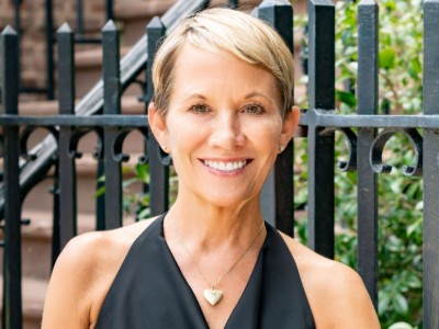 Debbie Hooker — Luxury Real Estate Expert | Luxury Communities